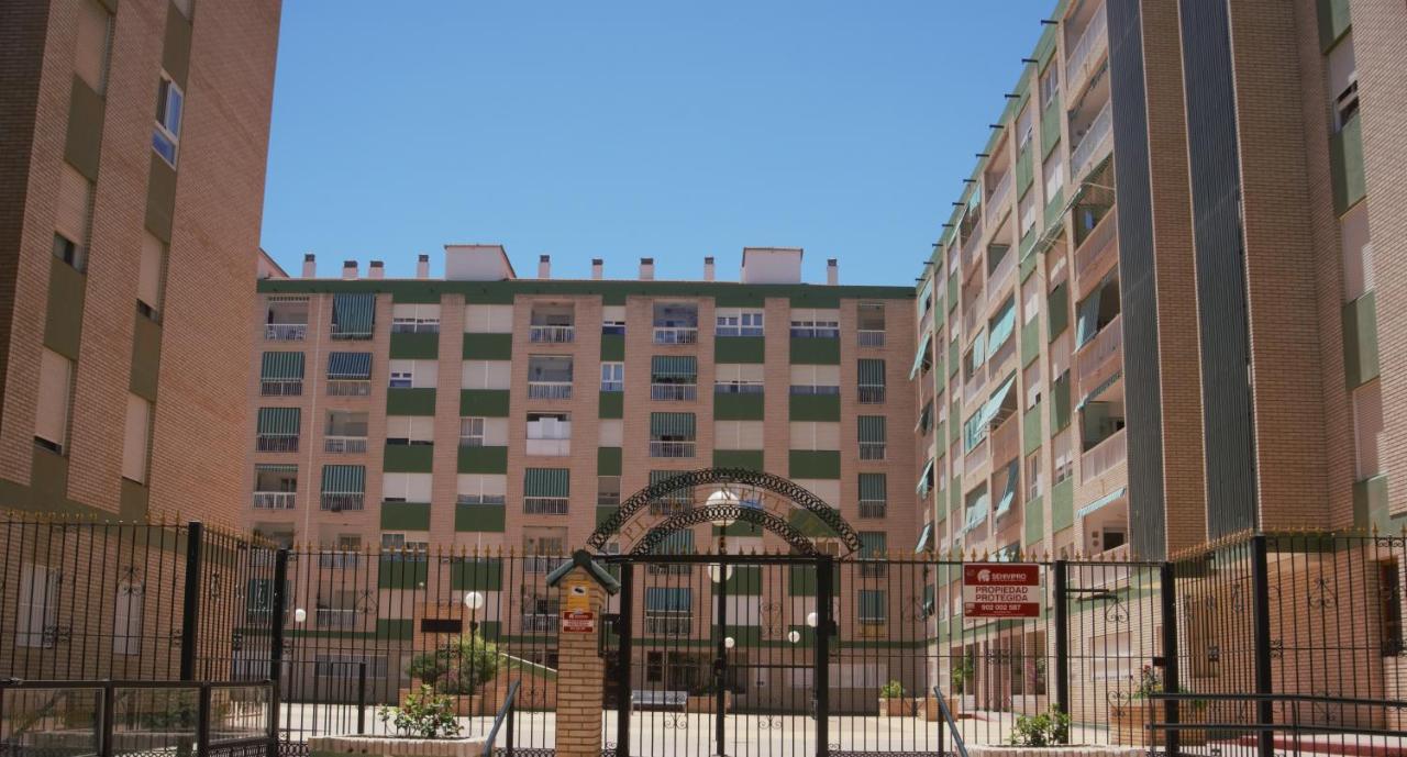 El Barquito Del Abuelo Apartment Malaga Exterior photo